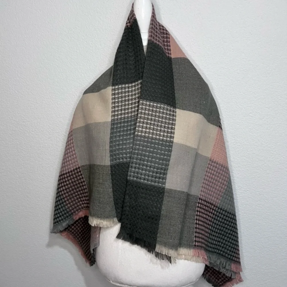 Janice Apparel Pink Gray Plaid Weaved Knit Acrylic Scarf Shawl Wrap Throw New